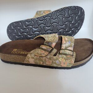 White Mountain Leather Sandal Size  8M